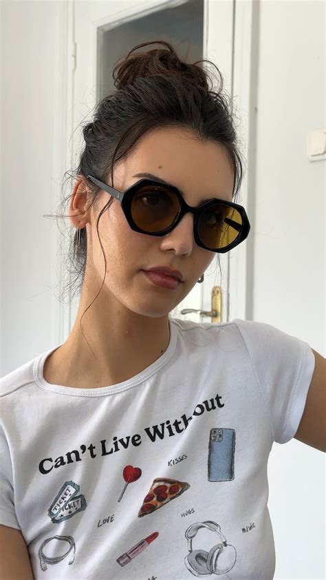 Penguen Black Nude on Vimeo