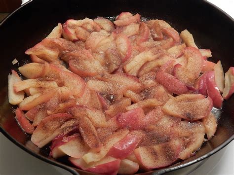 Old-fashioned Breakfast Apples - A Hundred Years Ago