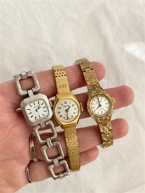 NOT WORKING Vintage Bracelet Watches Vintage Womens Classy Watches ...
