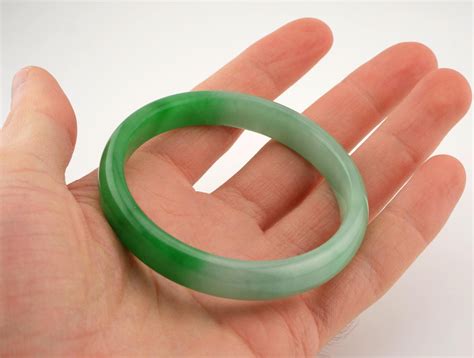 Can anybody identify this specific type of Jade and give me a rough ...