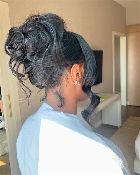 16 French Roll Hairstyles to Inspire Your Next Pin-Up