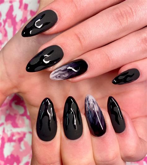 26 Chic Black Matte Nail Designs Are Both Timeless and Trendy