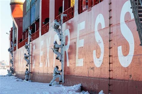 Russian Spec Ops *** master fighting pirates in Arctic waters (PHOTOS ...