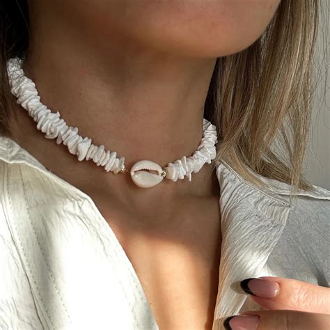 Puka-Shell-Choker-Necklace-White-Round-Hawaiian-Natural-Sea-Shell-Beach ...