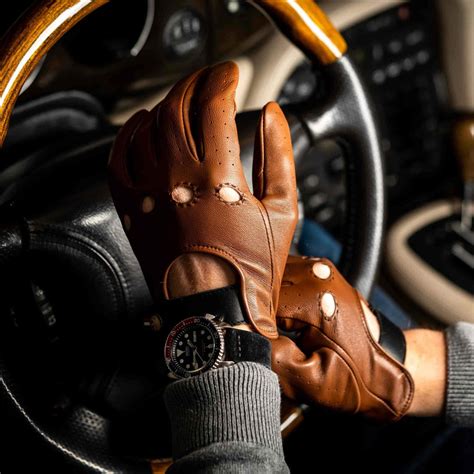 Roadr | Vintage Leather Driving Gloves | Classic Racing Car Gloves
