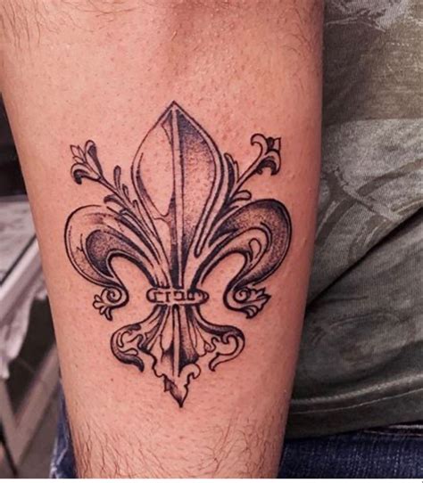 Fleur de Lis Tattoo | Digimon tattoo, Tattoos, Flower tattoo
