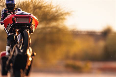 Harley-Davidson Road Glides Get Race-Prepped to Chase 2023 Kings of the Baggers Title ...