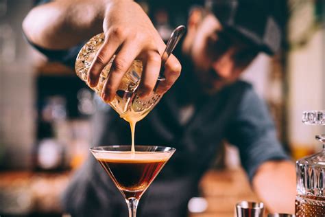 Liqueur vs. Liquor- What's the Difference? | Pour Bar Services
