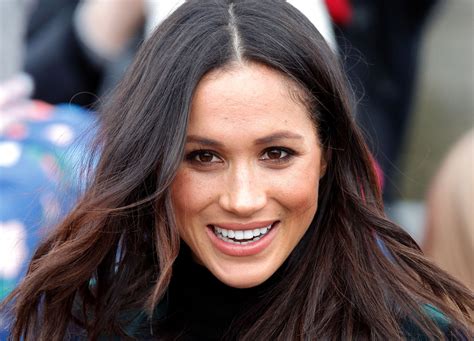 Diesen Nude-Lippenstift trägt Meghan Markle auf jedem Foto