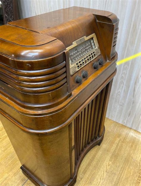 Antique Philco 40-180 Console Floor Radio at 1stDibs | philco antique ...