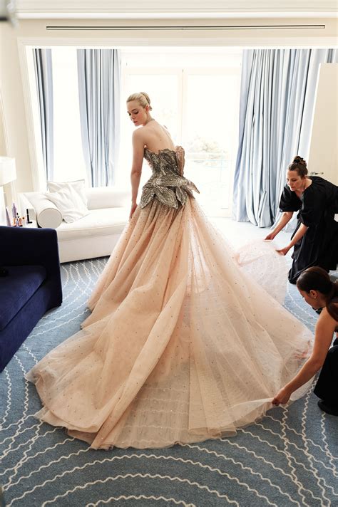 "It's a Work of Art": Elle Fanning On Her Exquisite Alexander McQueen ...