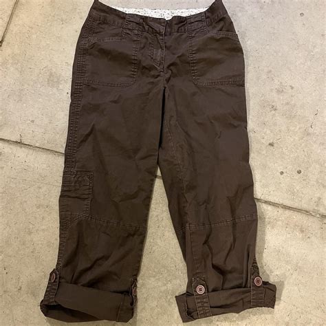 brown y2k roll up brown capris/pants i love these... - Depop