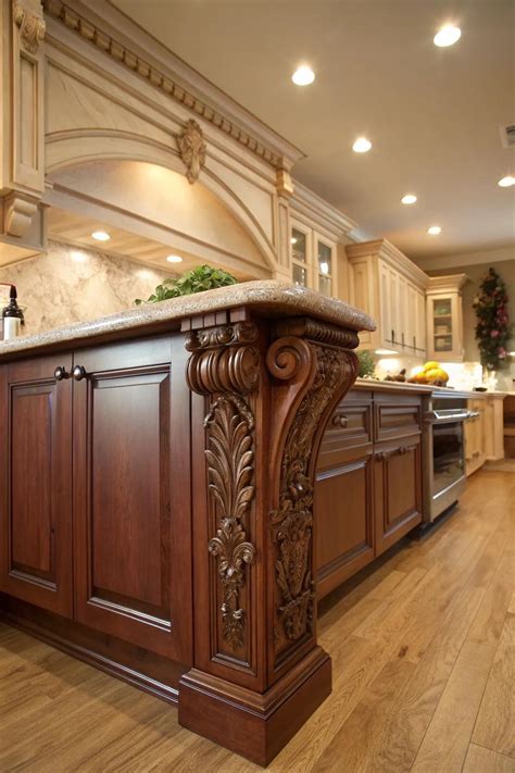 17+ Stylish Kitchen Cabinet Base Molding Ideas - Vervilla