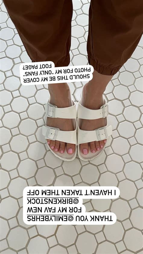 Beth showing the most beautiful feet ever : r/BethBehrs