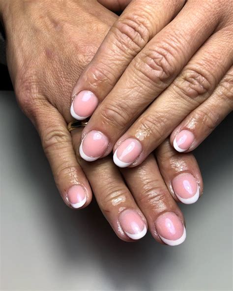 100 Chic Oval Nail Art Designs For A Trendy And Stylish Look – Graced Girl