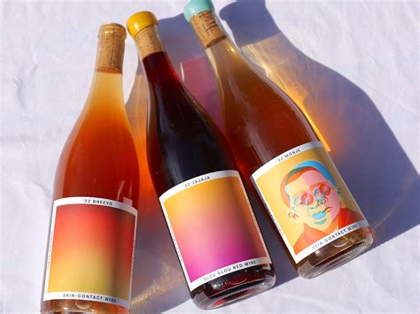 Tinto Amorio Wine Sampler: Perfect Drink for Summer