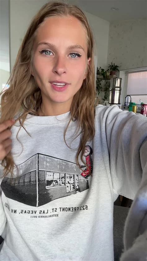 Peachy Prime (@peachyprimexo) - Urlebird