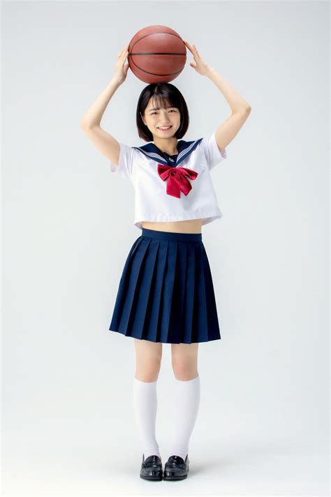 ABSOLUTE SPORTS POSE 絶対的青春スポーツポーズ集 倉本すみれ【ヌードポーズ写真集】 - 微图坊