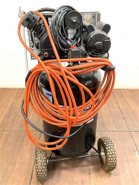 Lot - Kobalt 30 Gallon Cast-Iron Oil Lube Air Compressor