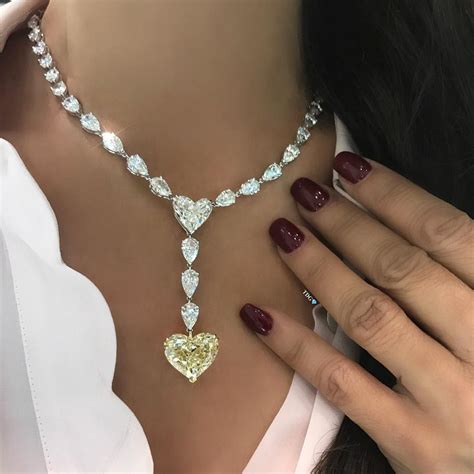 Pin on α c c є s s σ r í є s | Womens diamond necklace, Diamond ...