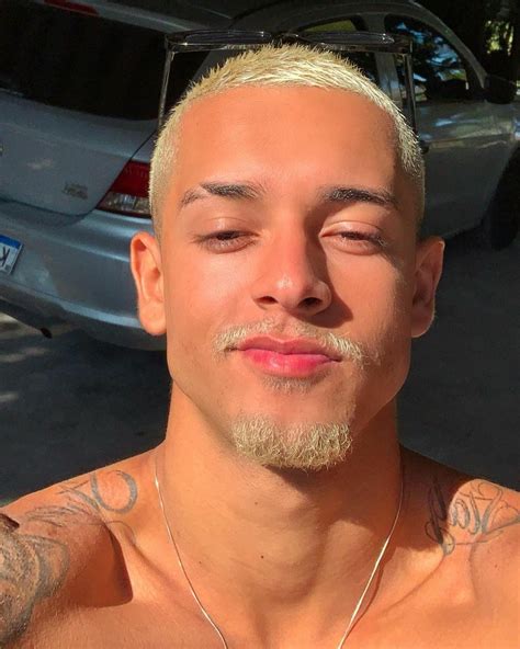 Pin de Chriz.wrldz em Eyebrow slits | Sobrancelhas tingidas, Produtos ...