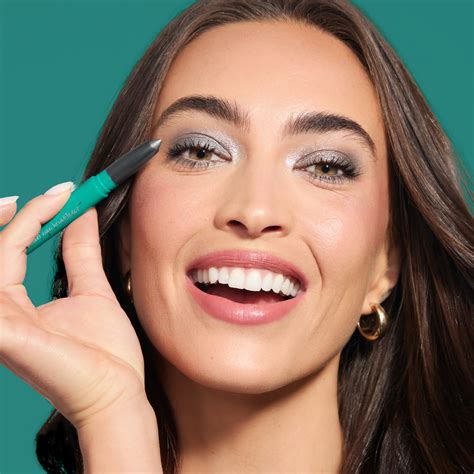 Mascaras + Lashes | Thrive Causemetics