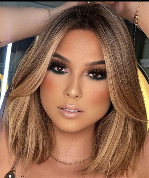 Pin by Flavia Carvalho on Maquiagem | Short hair highlights, Blonde ...