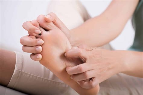 Itchy Feet: Symptoms, Causes, and Treatments - Feet First Clinic