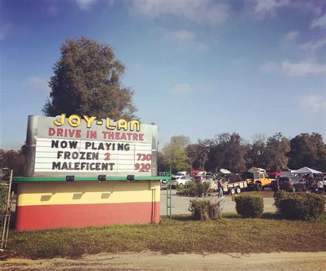Drive-In Movie Theaters in Tampa Bay