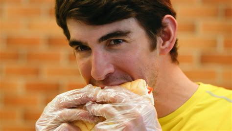 Michael Phelps' Diet 2016: 5 Fast Facts You Need to Know