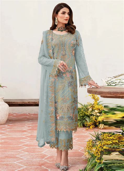 Top 31+ Pakistani Suit Designs for Every Occasion | Theethnicworld