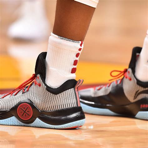 Dwyane Wade Shoe Logo