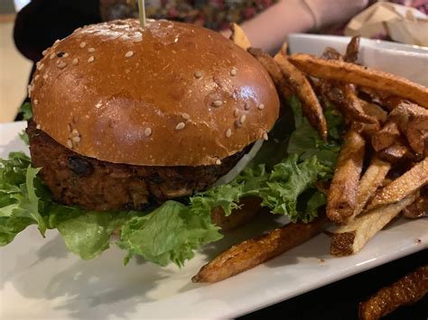 Review: 1787 Brewing Company Hamburg | February 26, 2019