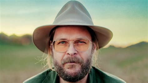 Hiss Golden Messenger | Seated