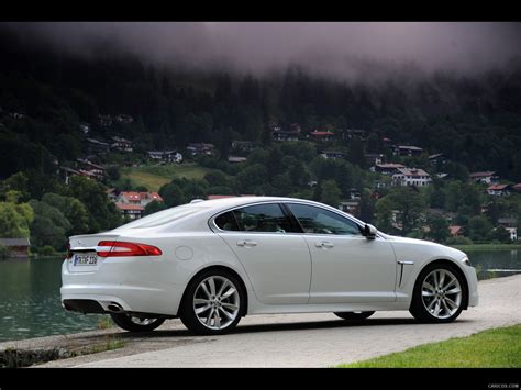 Jaguar XJ (2012) | Side