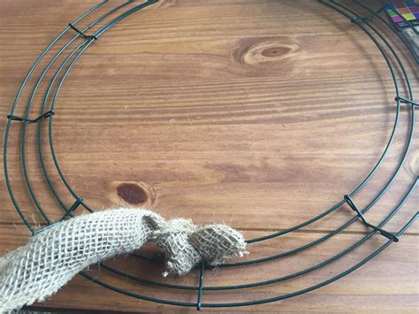 How To Make A Wreath Using Wire Frame at Barbara Moser blog