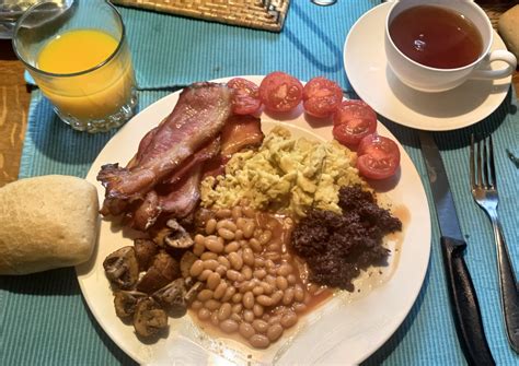 my take at a full English breakfast as a German : r/pics