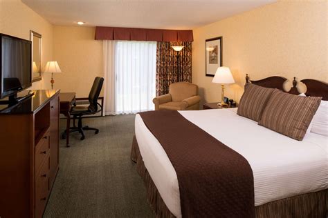 RED LION HOTEL SEATTLE AIRPORT 3⋆ ::: SEATAC, WA ::: COMPARE HOTEL RATES