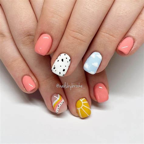 31 Cute Summer Nail Designs - Sparkling Boy Ideas