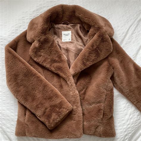 Abercrombie & Fitch Faux fur coat Carmel M Large... - Depop