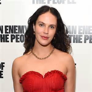 Jessica Brown Findlay Moda Jessica Brown Findlay