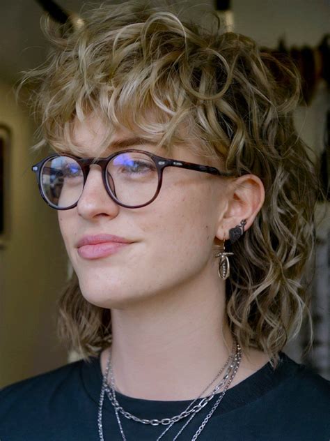 15+ Trendy Curly Mullets for Women Who Want a Fierce Look in 2025 in ...