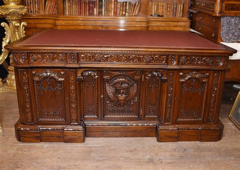 20th Century Replica of the White House Presidents Desk at 1stDibs ...