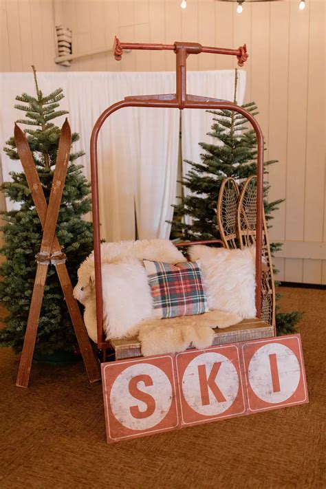 17 Après-Ski Themed Party Ideas | Ski lodge christmas, Ski lodge ...