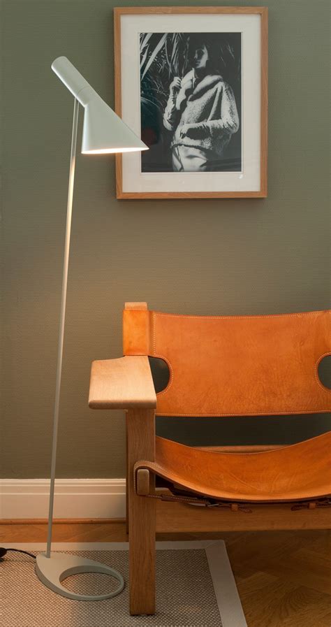 AJ LED steel floor lamp By Louis Poulsen | design Arne Jacobsen