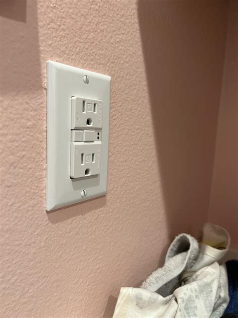 GFCI outlet not resetting. Can’t find tripped breaker : r/howto