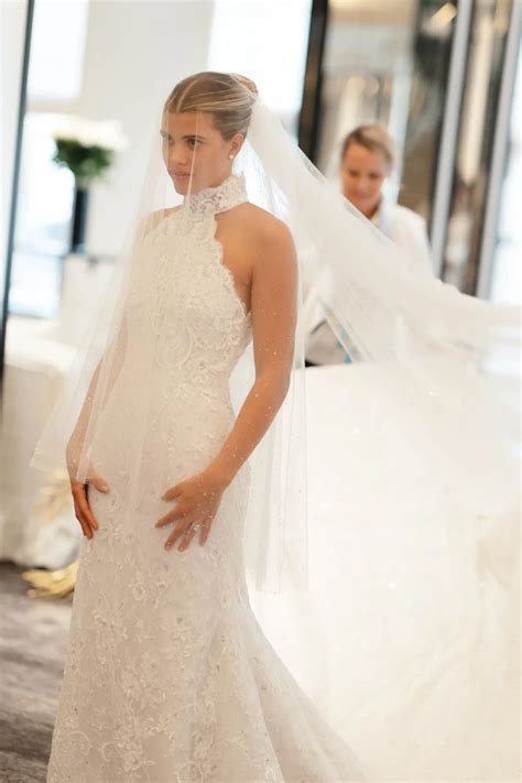 Sofia Richie Scalloped Halter Beaded Lace Wedding Dress - Lunss