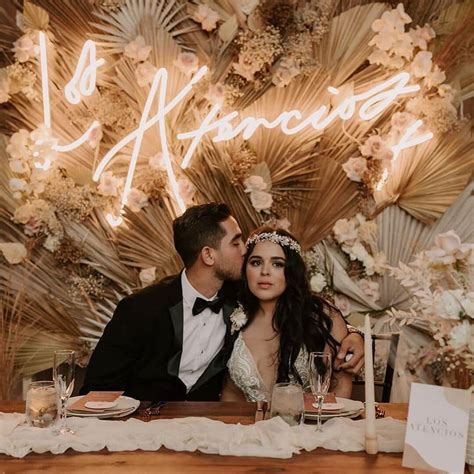 TOP 10 wedding neon sign backdrop ideas for a memorable day