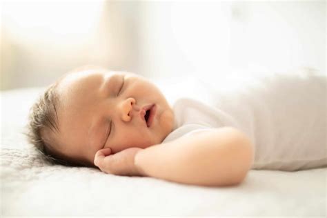 How Much Sleep Does a Five-Week-Old Baby Need? - Motherly