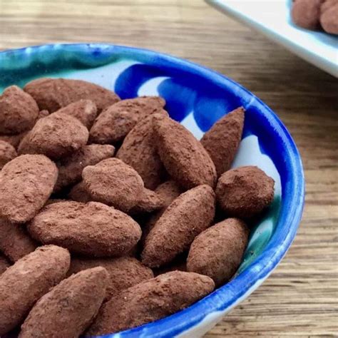 Cocoa Dusted Almonds - Cinnamon and Kale
